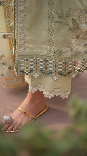 Mawra Hocane feet photo thumbnail