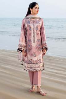 Mawra Hocane feet photo thumbnail