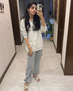 Mawra Hocane feet photo thumbnail