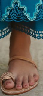 Mawra Hocane feet photo thumbnail