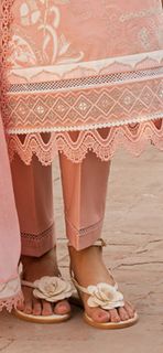 Mawra Hocane feet photo thumbnail