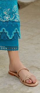 Mawra Hocane feet photo thumbnail