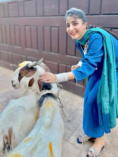 Mawra Hocane feet photo thumbnail