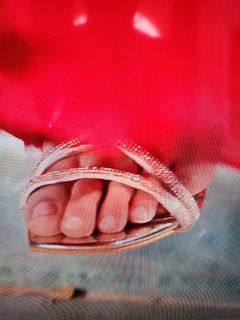 Mawra Hocane feet photo thumbnail