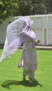 Mawra Hocane feet photo thumbnail