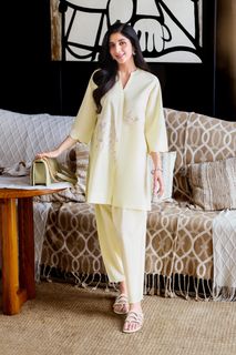 Mawra Hocane feet photo thumbnail