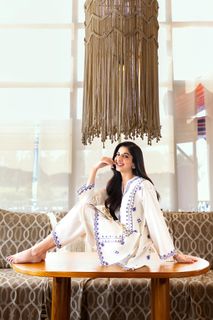 Mawra Hocane feet photo thumbnail
