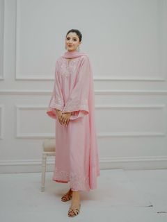 Mawra Hocane feet photo thumbnail