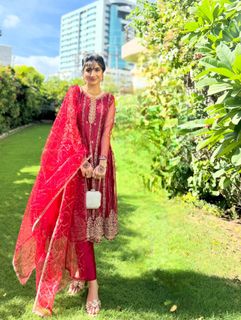 Mawra Hocane feet photo thumbnail