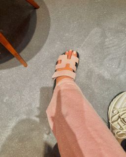 Mawra Hocane feet photo thumbnail