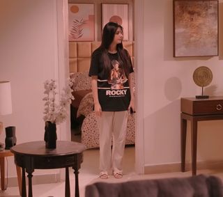 Mawra Hocane feet photo thumbnail