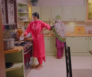 Mawra Hocane feet photo thumbnail