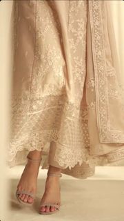 Mawra Hocane feet photo 2