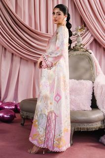 Mawra Hocane feet photo 3