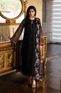 Mawra Hocane feet photo 6