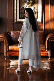 Mawra Hocane feet photo 2
