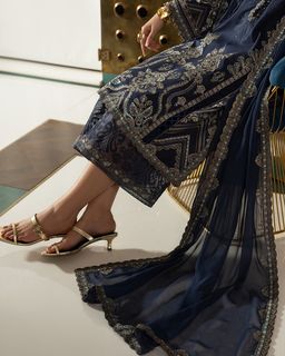 Mawra Hocane feet photo 19