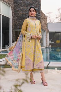 Mawra Hocane feet photo 12