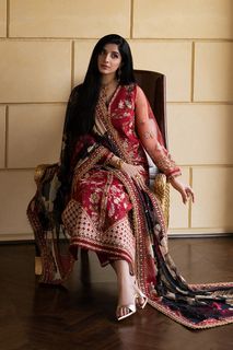 Mawra Hocane feet photo 7