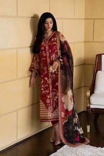 Mawra Hocane feet photo 5
