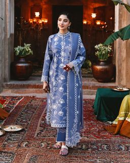 Mawra Hocane feet photo 9