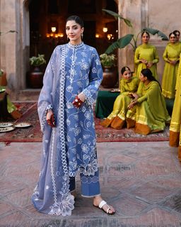 Mawra Hocane feet photo 8