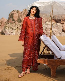 Mawra Hocane feet photo 1