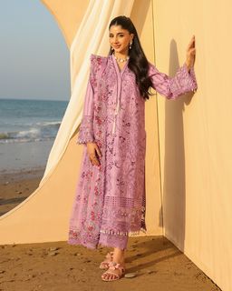 Mawra Hocane feet photo 12