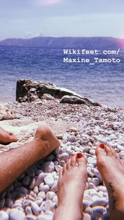 Maxine Tamoto feet photo 13
