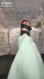 Maxine Tamoto feet photo 11