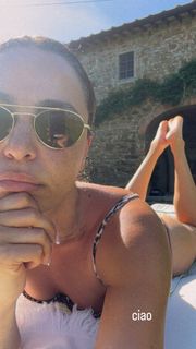 May Calamawy feet photo 1