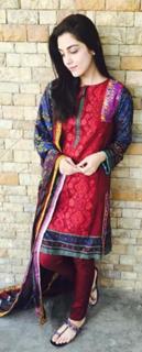 Maya Ali feet photo thumbnail