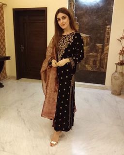 Maya Ali feet photo thumbnail