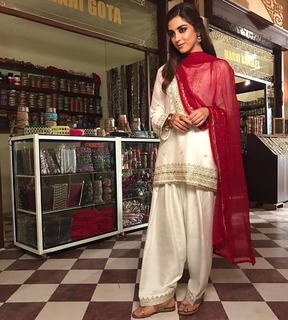 Maya Ali feet photo thumbnail