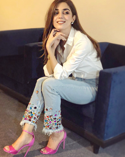 Maya Ali feet photo thumbnail