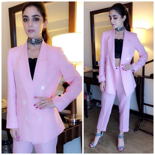 Maya Ali feet photo thumbnail