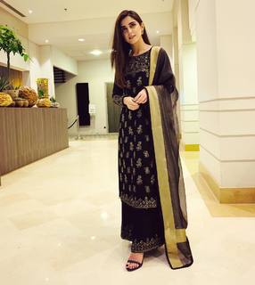 Maya Ali feet photo thumbnail