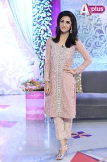 Maya Ali feet photo thumbnail