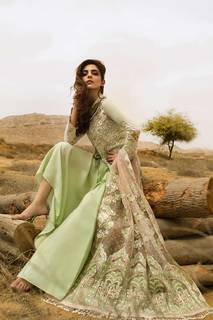 Maya Ali feet photo thumbnail