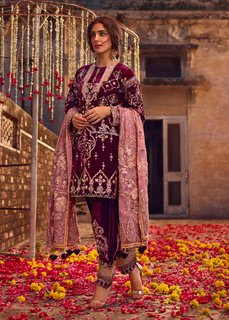 Maya Ali feet photo thumbnail