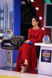 Maya Ali feet photo thumbnail