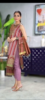 Maya Ali feet photo thumbnail