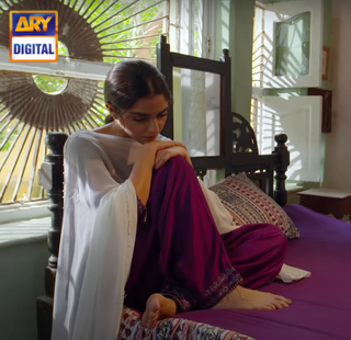 Maya Ali feet photo thumbnail