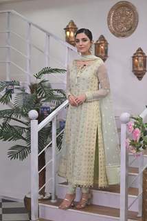 Maya Ali feet photo thumbnail