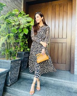 Maya Ali feet photo thumbnail