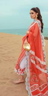 Maya Ali feet photo thumbnail