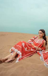 Maya Ali feet photo thumbnail