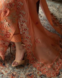 Maya Ali feet photo 7