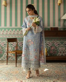 Maya Ali feet photo 3