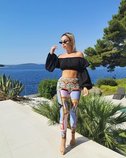 Maya Berović feet photo 6